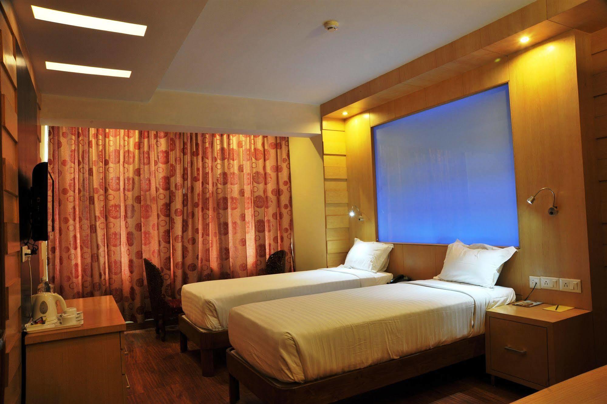 Hotel Emarald, New Delhi Exterior foto